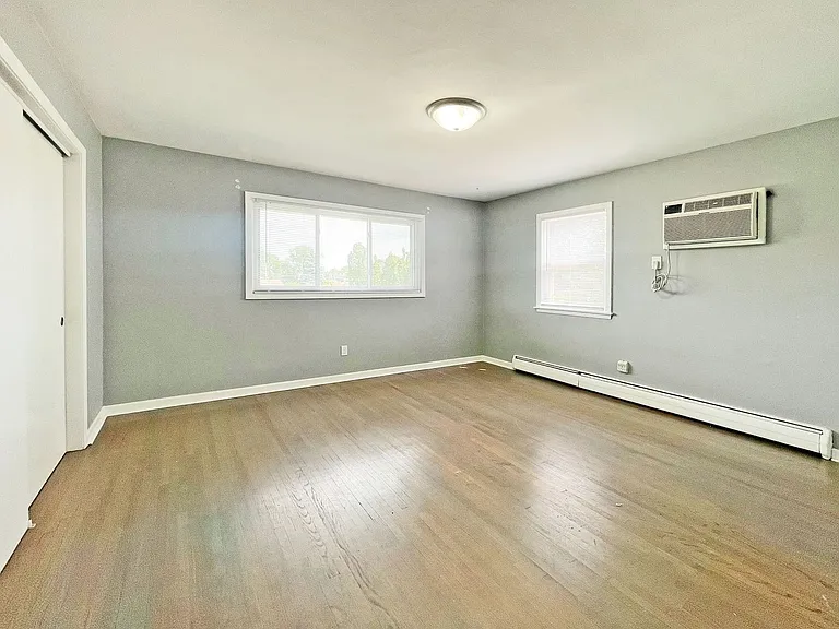 7515 Cloman Way — Photo 9