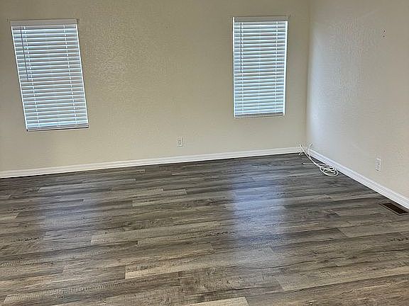 4th image of 2931 Melon Ln