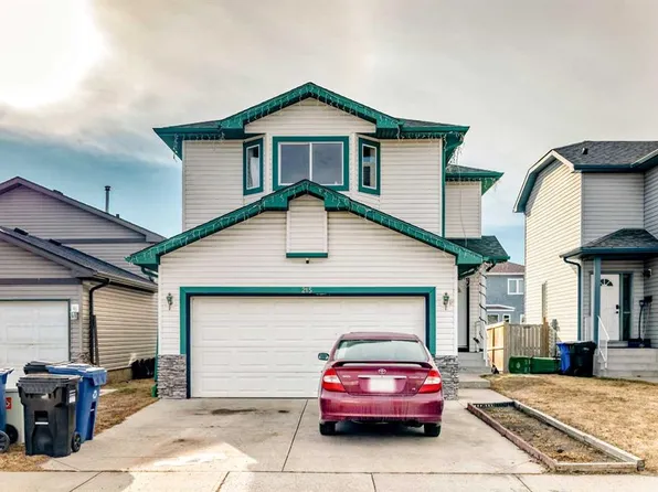 215 NW Appleglen Park SE, Calgary, AB T2A 7V9