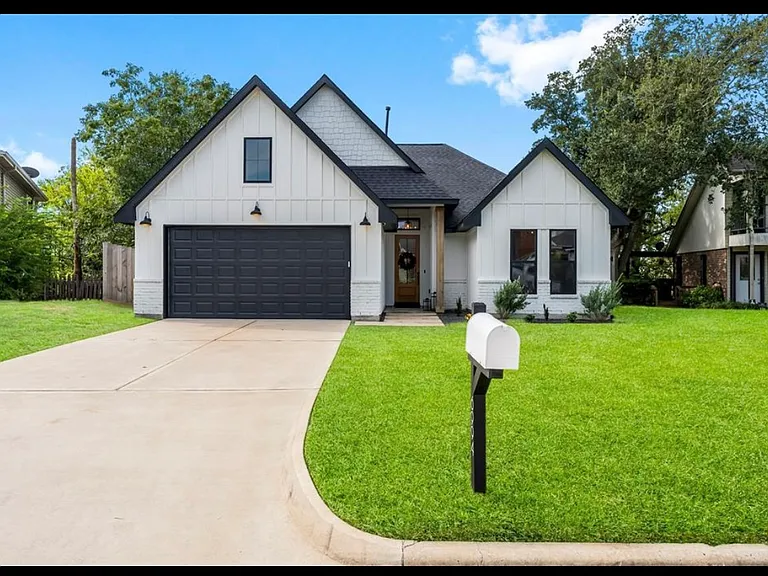 6994 Gentle Breeze Dr — Photo 2