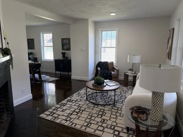 47 Ideal Rd, Worcester, MA 01604