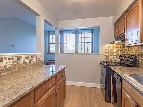 4th image of 917 Madison St APT 105