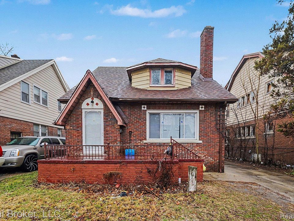 2nd image of 15095 Lesure St