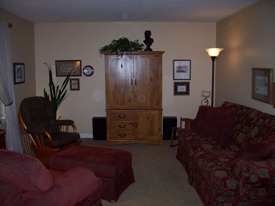 COZY LIVING ROOM!