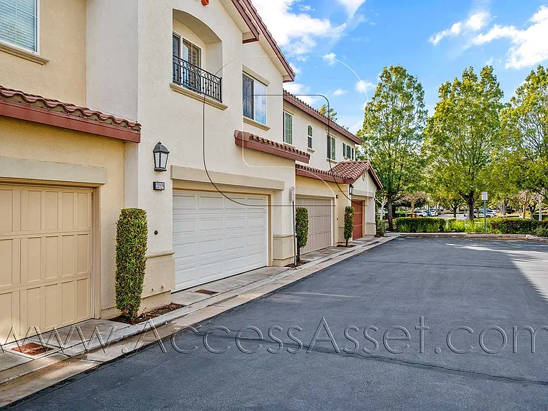 28929 Frankfort Ln — Photo 25