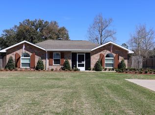 4009 Country Dr, Bourg, LA 70343