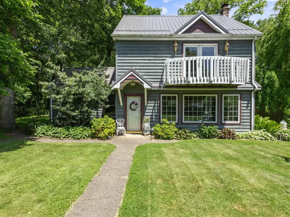 8190 E Aspen Ln, New Carlisle, IN 46552