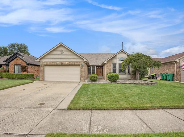 46293 Fox Run Dr, Macomb, MI 48044