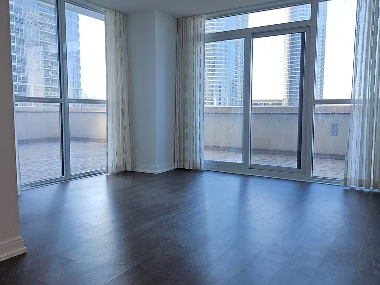 275 Village Green Sq #316 — Photo 13