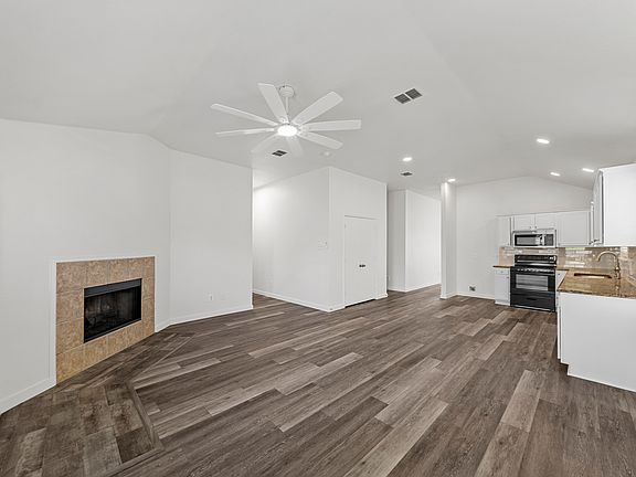 3rd image of 108 Lakefront Dr