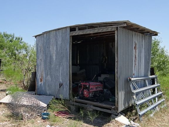 5th image of 250 Sunkist Dr