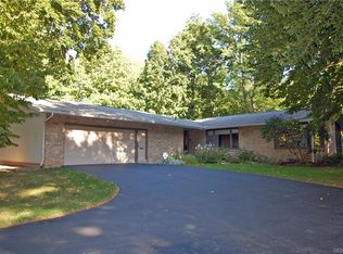 240 Hibiscus Dr, Rochester, NY 14618