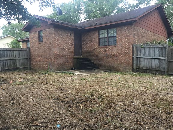 3rd image of 105 Princess Ln #B