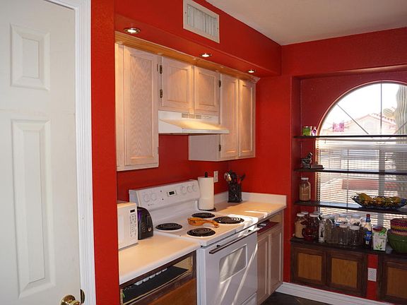 5th image of 4008 E Alder Ave