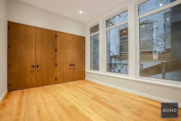 Rented by Bond New York | media 26