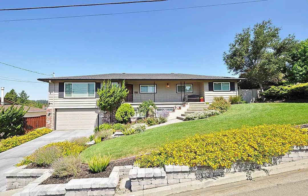 4472 Belmont Way photo 1