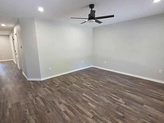 2nd image of 3204 N Cleveland Ave #1