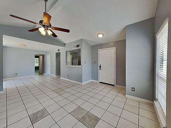 3rd image of 420 Dollins St
