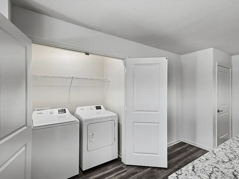 Cedar Bluff Apartments — Photo 20