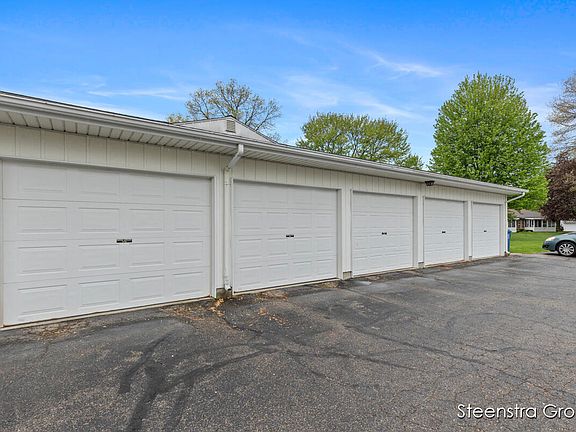 2nd image of 5710 Leisure South Dr SE