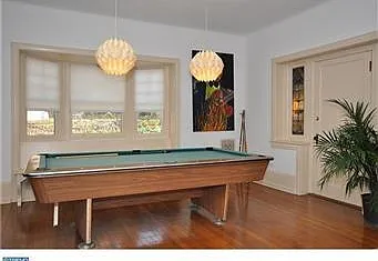 8 bed, 320 sqft, $875 — Photo 3