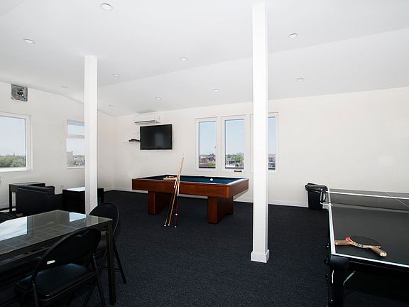 4th image of 960 Willoughby Ave APT 5b