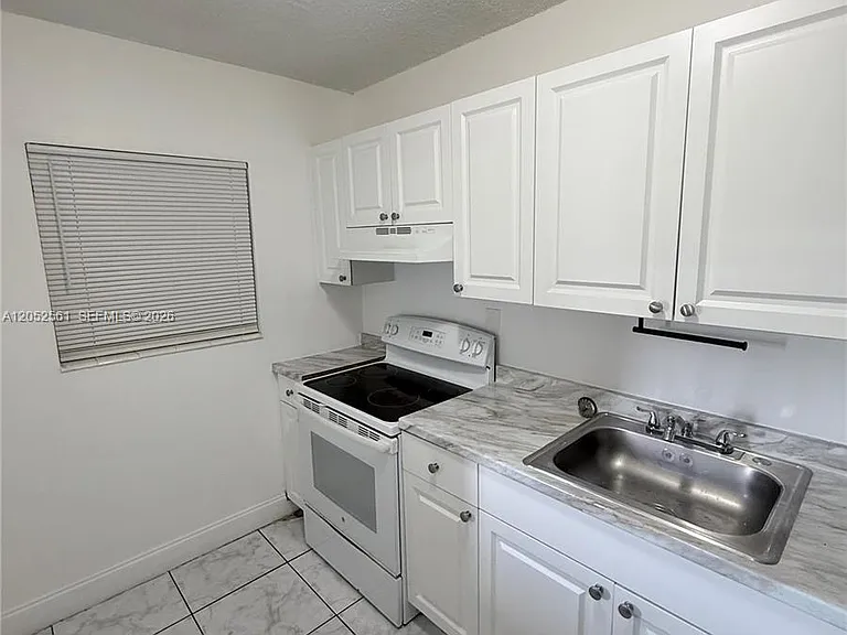 625 NW 177th St #107 — Photo 2