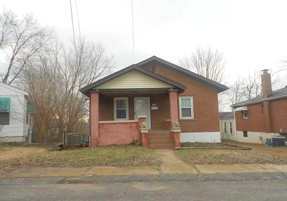 1406 Dammert Ave photo 1