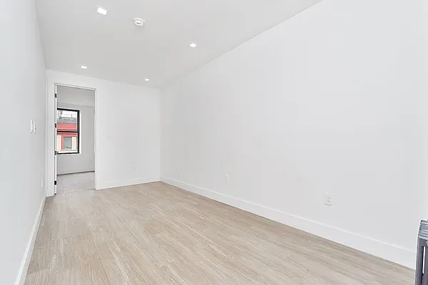 Rented by REAL New York | media 29