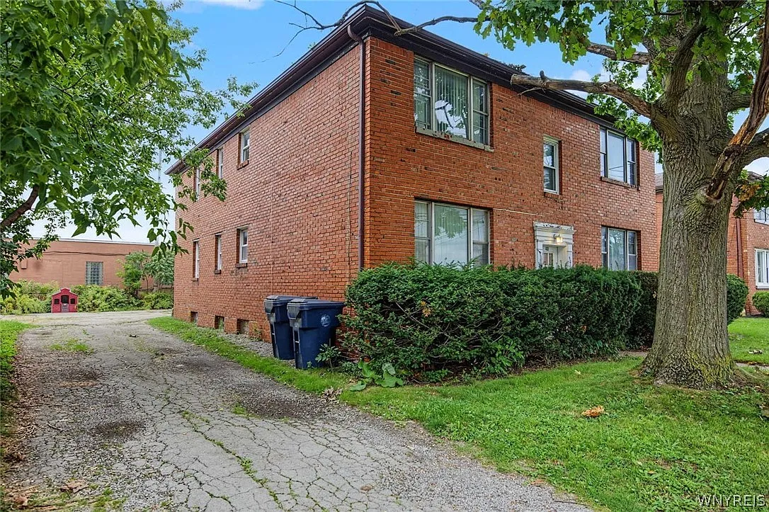 2 bed, 1.0 bath, 1068 sqft, $1,100 — Photo 4