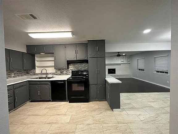 5th image of 11949 Hoblitzelle Dr