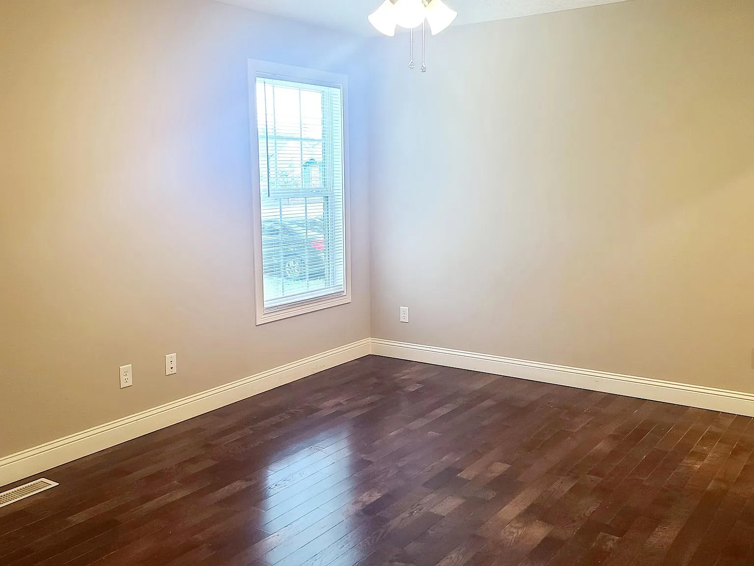 3 bed, 1214 sqft, $1,550 — Photo 4