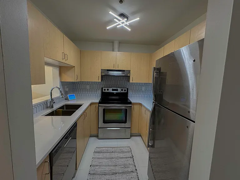 1010 Howe St #409 — Photo 5