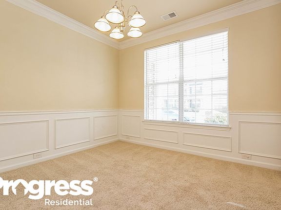 4th image of 218 Jarrod Oaks Ct