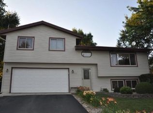 5702 137th St W, Savage, MN 55378