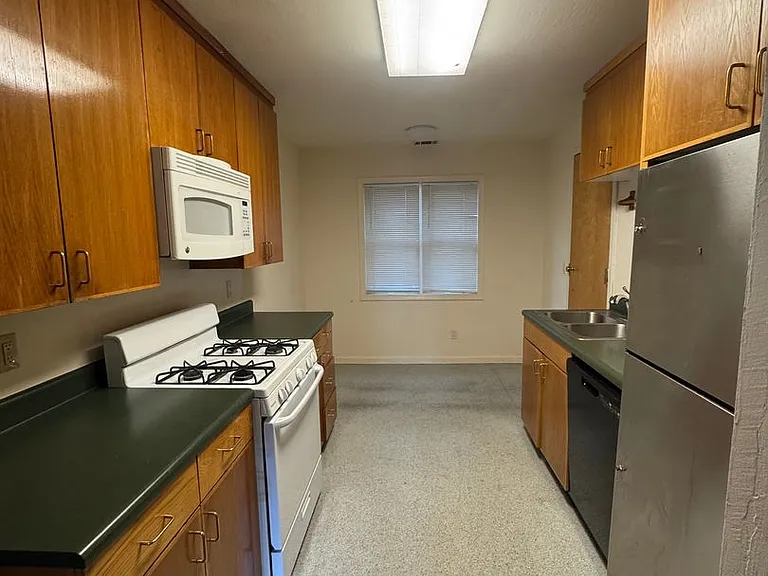 2436 Ellsworth St #B — Photo 6