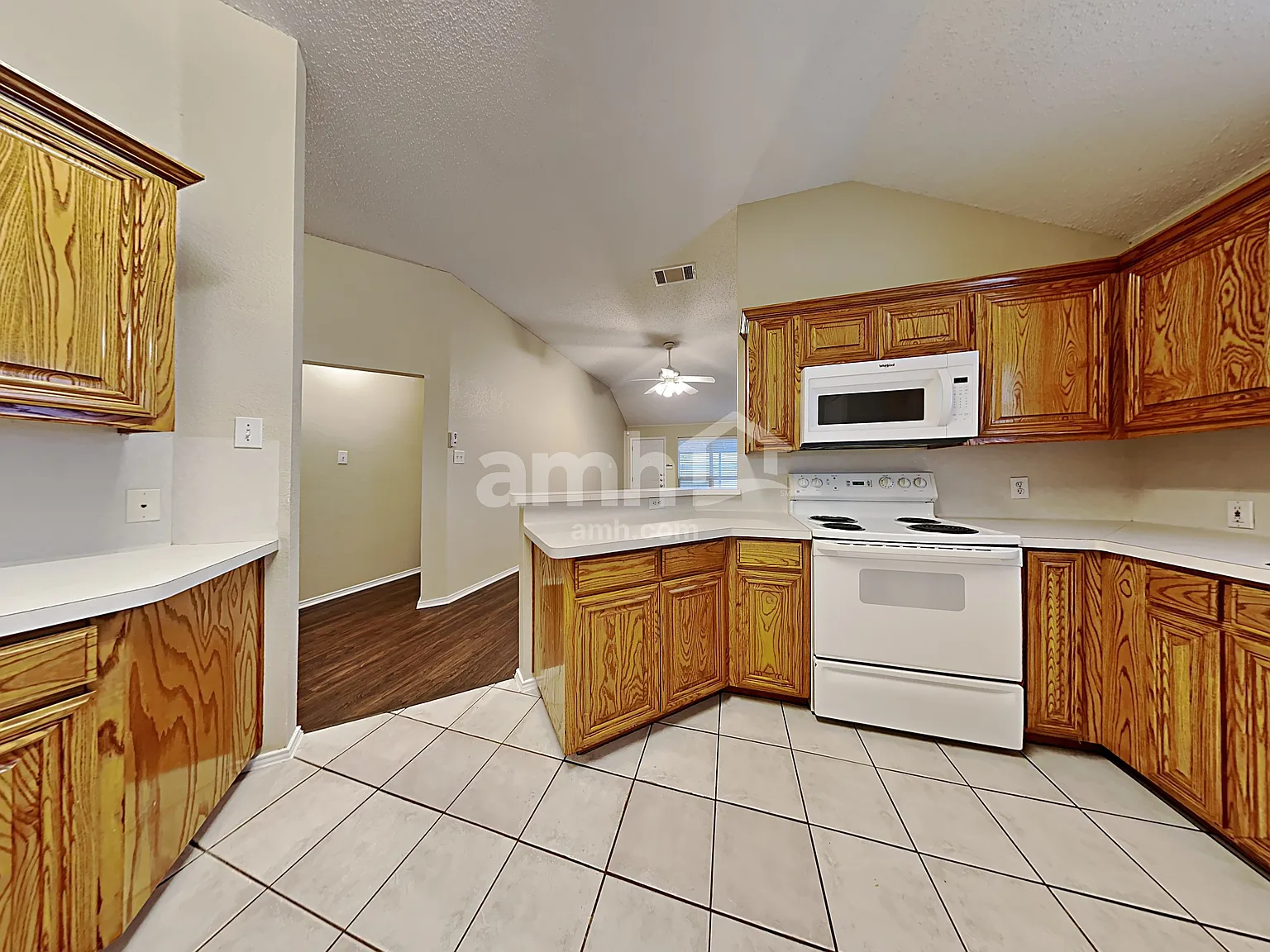 3 bed, 2.0 bath, 1604 sqft, $2,150 — Photo 4