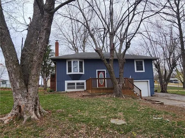 103 Lindy Ln, Windsor, MO 65360