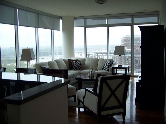 3rd image of 301 Virginia St #U1505