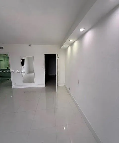 19707 Turnberry Way #24B — Photo 35