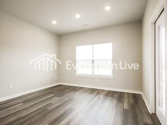 3rd image of 460 N Tacoma St