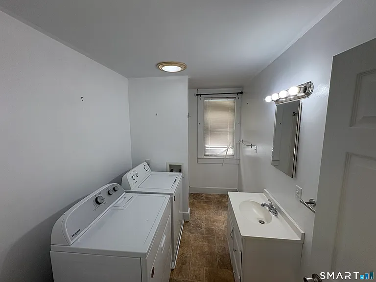 565 Sylvan Ave — Photo 14