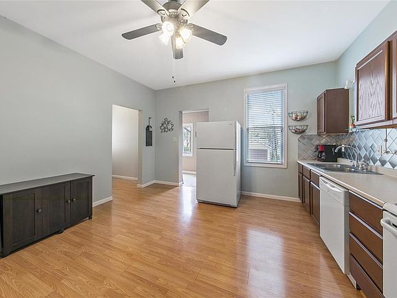 4th image of 5510 Dewey Ave