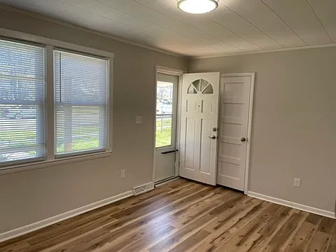 3 bed, 894 sqft, $1,775 — Photo 2