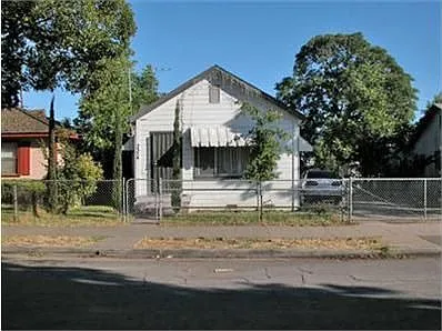 2374 E Sonora St photo 1