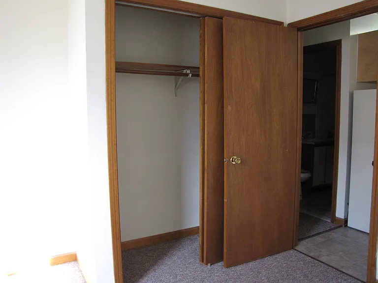 Center Court Apartments — Photo 8