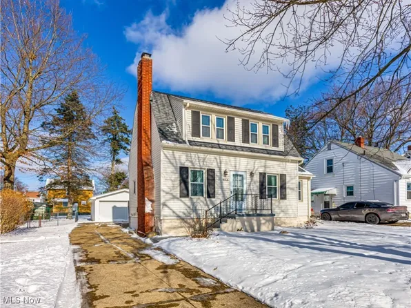 953 Indian Trl, Akron, OH 44314