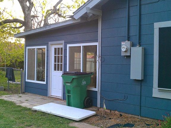 2nd image of 606 N Yosemite St