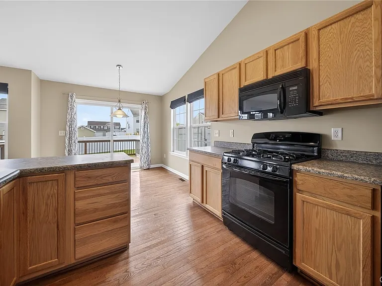 5472 Alfreton Dr — Photo 12