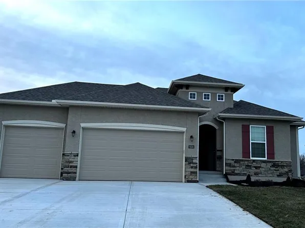 9508 N Amoret Ave, Kansas City, MO 64154